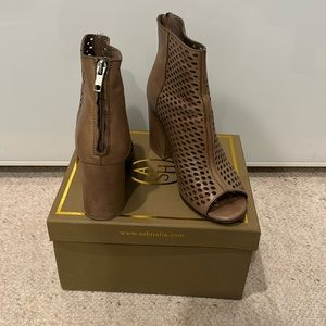ASH italia open toed leather booties. Size 39 (8-8.5)